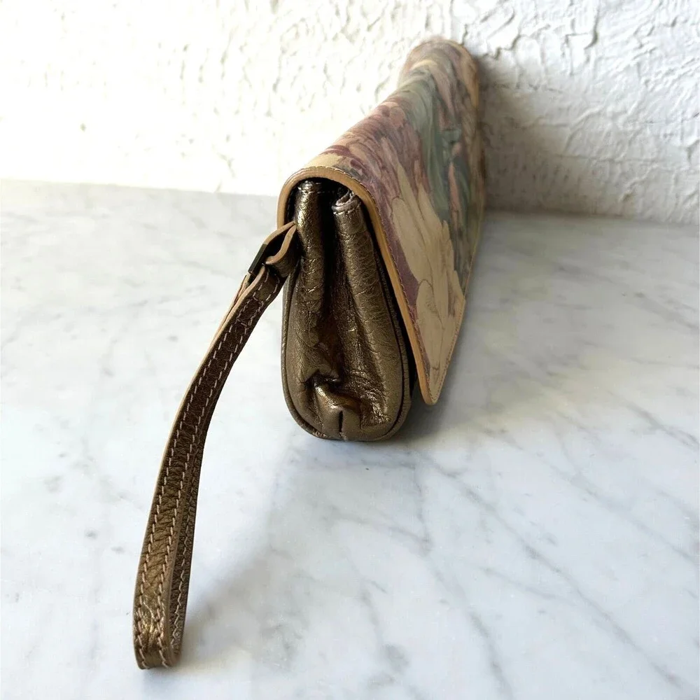 Maurizio Taiuti Italy Gold Leather Floral Clutch Wristlet Purse Made in Italy